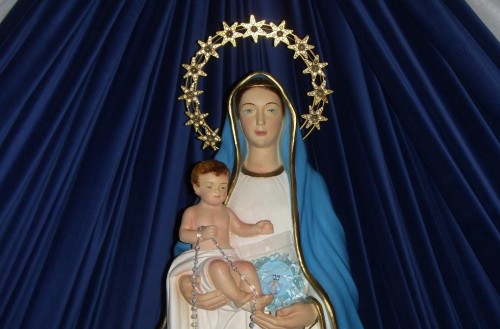 reina del castillo oliveto citra