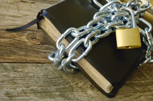 biblia encadenada
