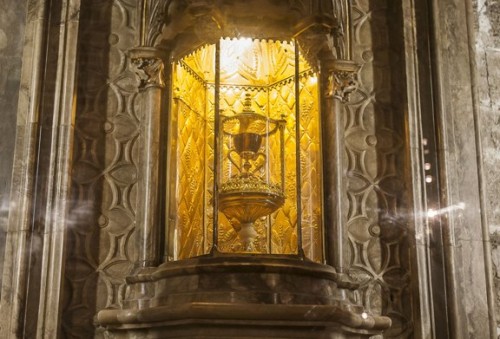 capilla del santo cáliz de la catedral y algún detalle TFGP.