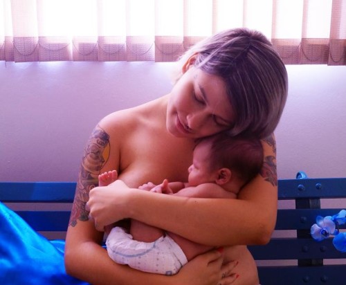 sara winter con su bebe