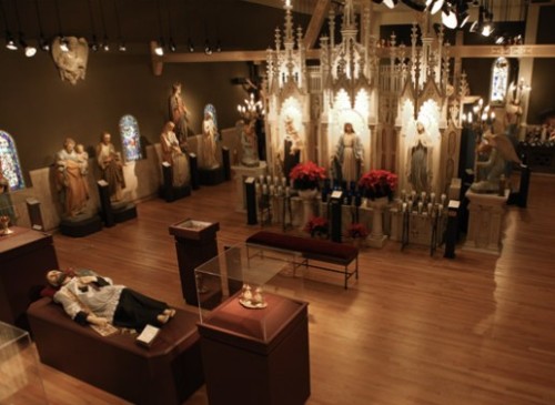 museo de estatuas divinas