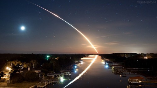 meteorito cayendo a la tierra fondo