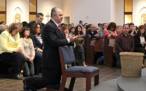 ivan orando el rosario