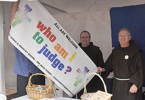 franciscanos de boston marcha orgullo gay