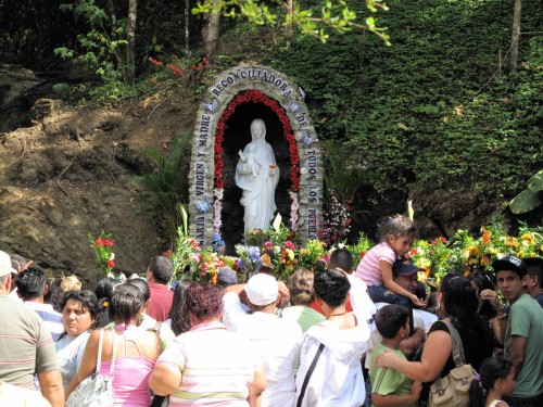 Virgen-de-Betania-en-la-Gruta