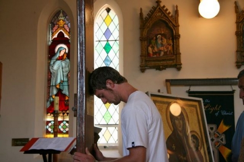oracion frente a imagen de la virgen maria