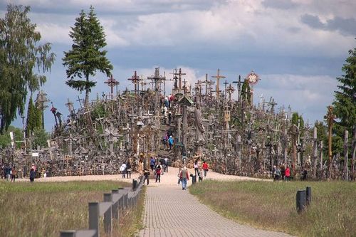 colina de las cruces en lituania