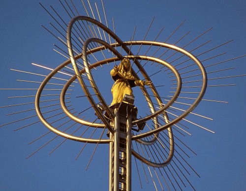 extremo superior de santuario de la virgen de las lagrimas siracusa fondo