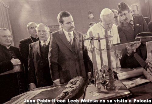 juan pablo ii en polonoa con lech walesa