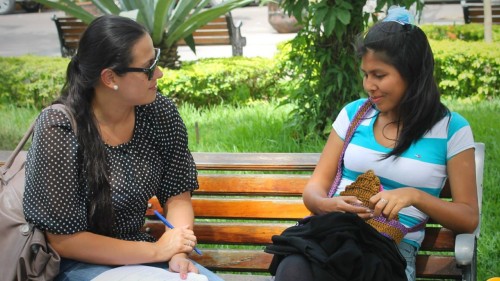 Mujeres-conversando