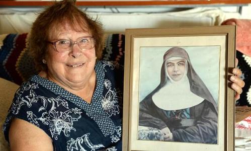 julua zammit y la imagen de santa maria de la cruz que llora