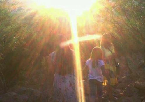 cruz con un sol en medjugorje