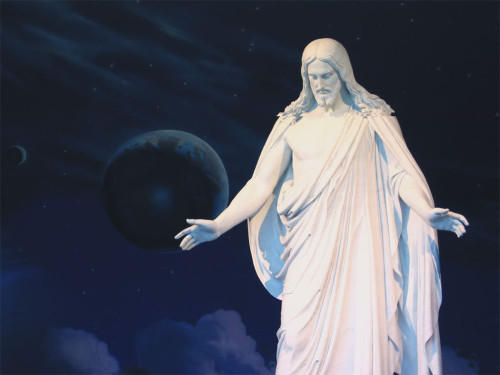 estatua de cristo en el templo de sal