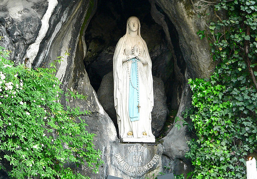 imagen de la gruta de lourdes