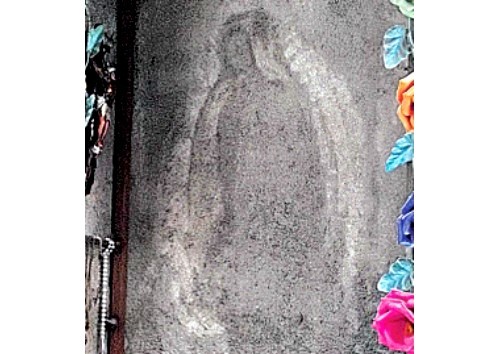 imagen de virgen de guadalupe en muro en mexico bis
