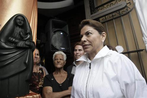 presidenta de costa rica y virgen de los angeles