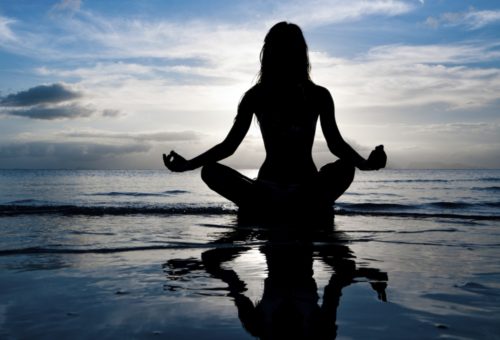posicion de loto del yoga