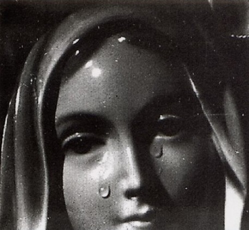 virgen llorando