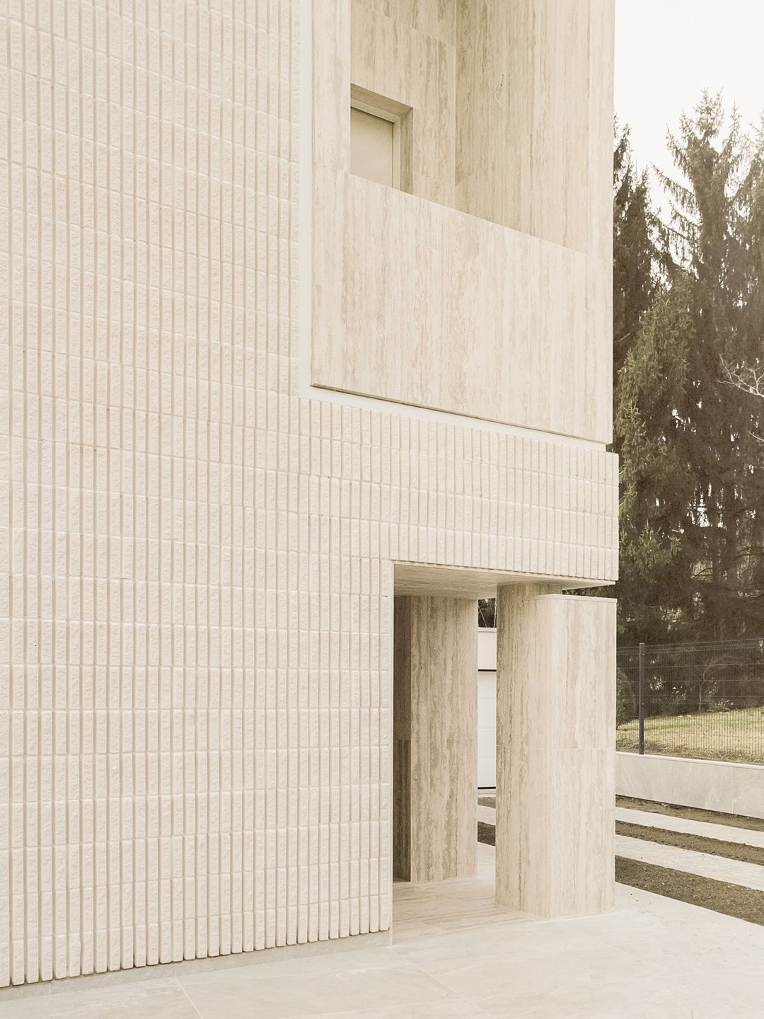 the house of the archeologist by lca architetti