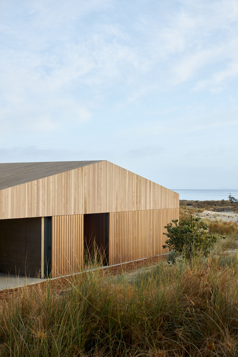 Te Arai Beach House by Fearon Hay Architects