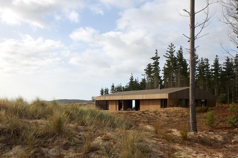 Te Arai Beach House by Fearon Hay Architects