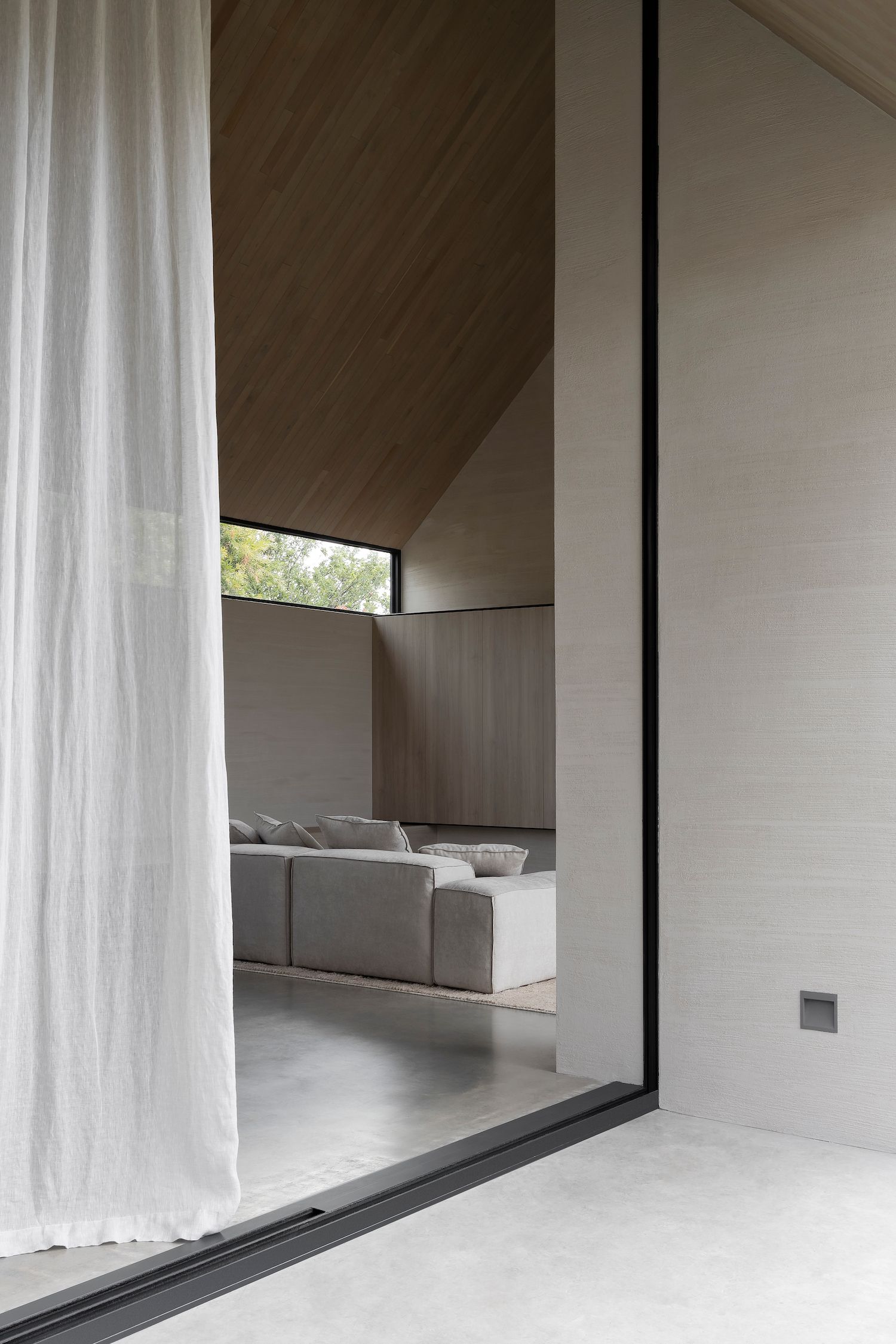 Barwon Heads House by Adam Kane Architects