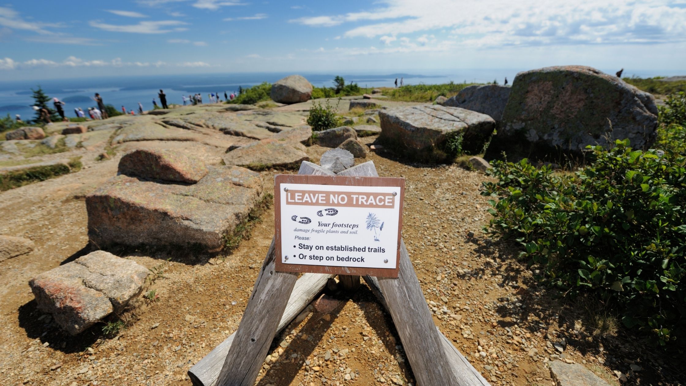 6-ways-to-be-a-more-sustainable-hiker-bon+berg