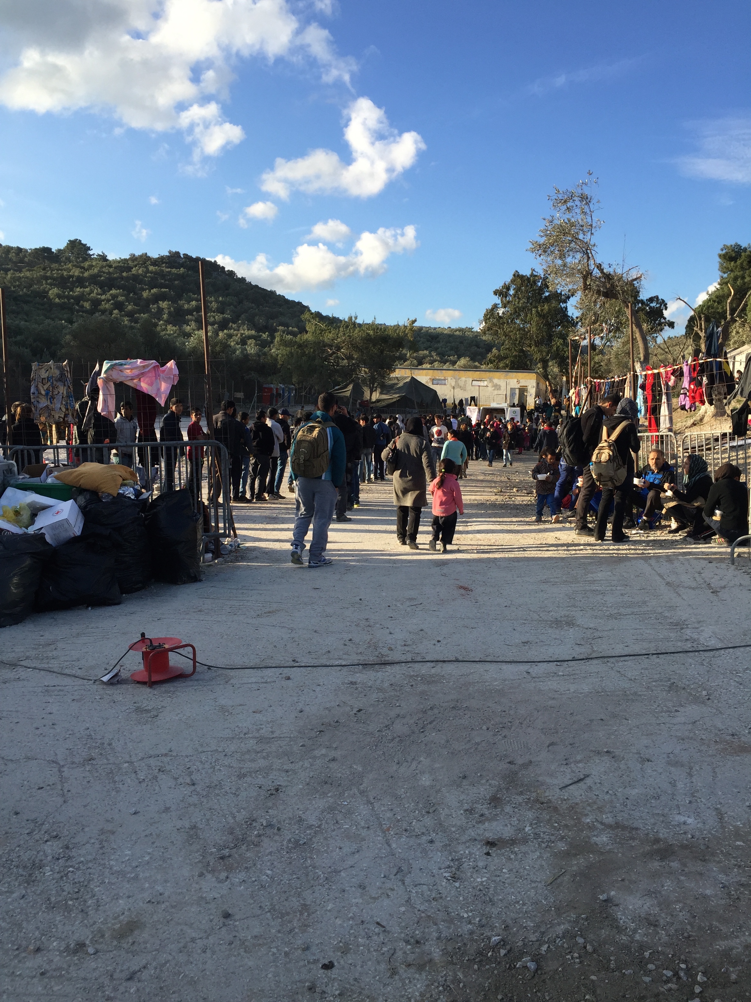 queing-for-food-distribution-moria-pallister-wilkins