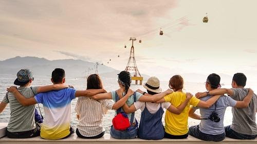 social travel with friends