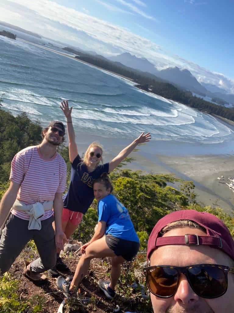 Group pictures on the beach hike