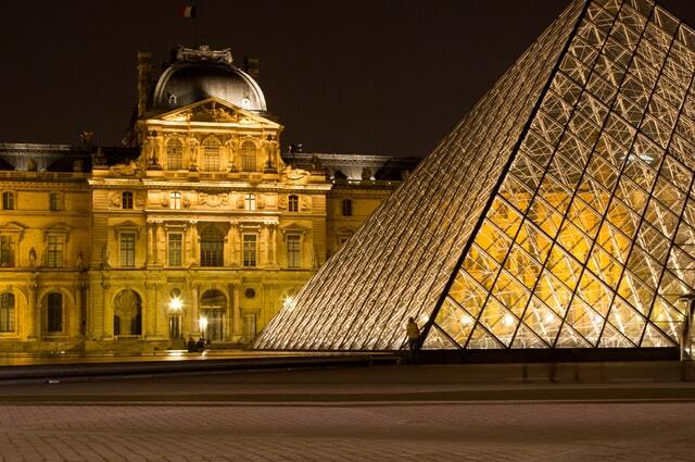 Louvre pyramid nighttime shoots