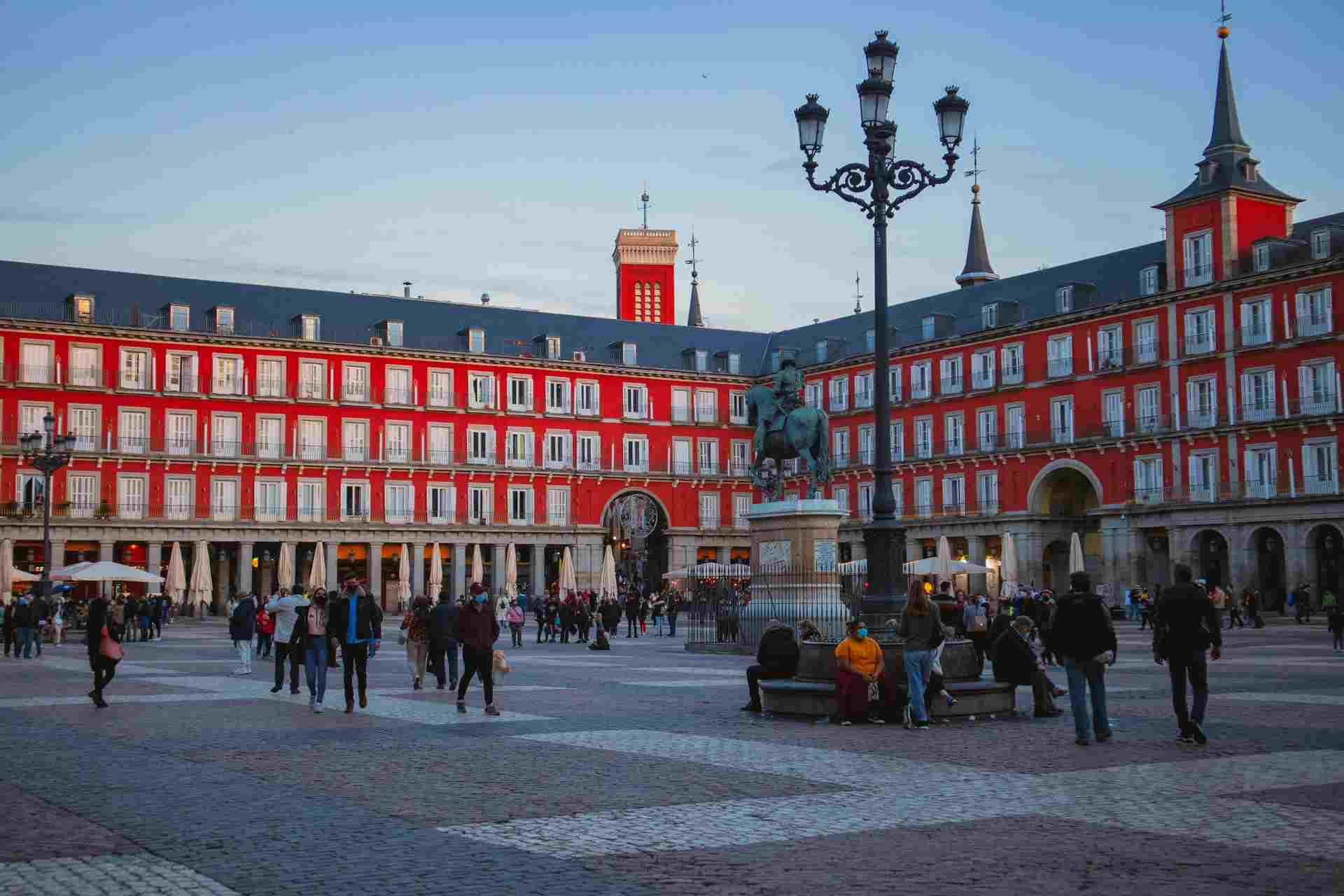 plaza mayor Madrid attraction.