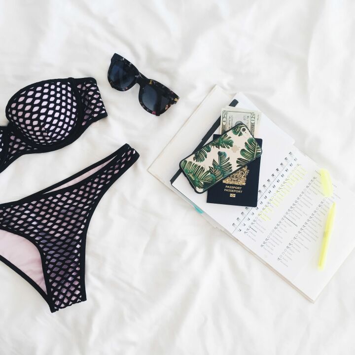 Women packing list for travel