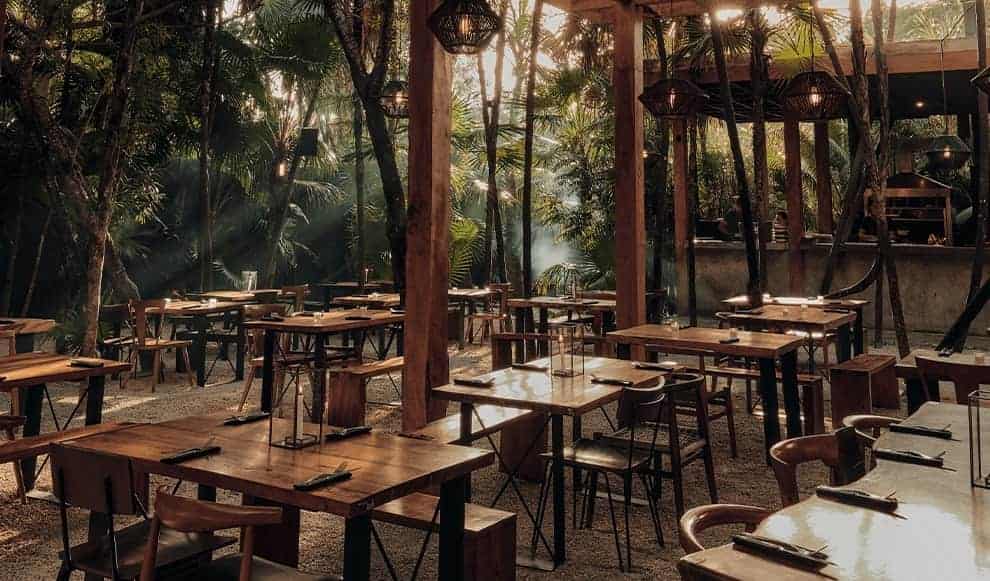 tables at arca restaurant