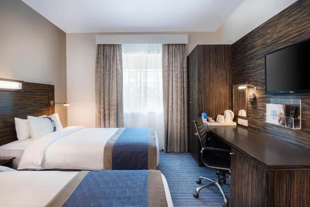 holiday express dubai safa park hotel