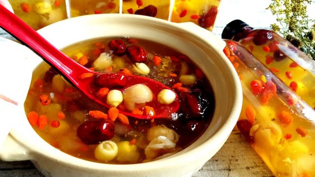che tuyet lien tu
