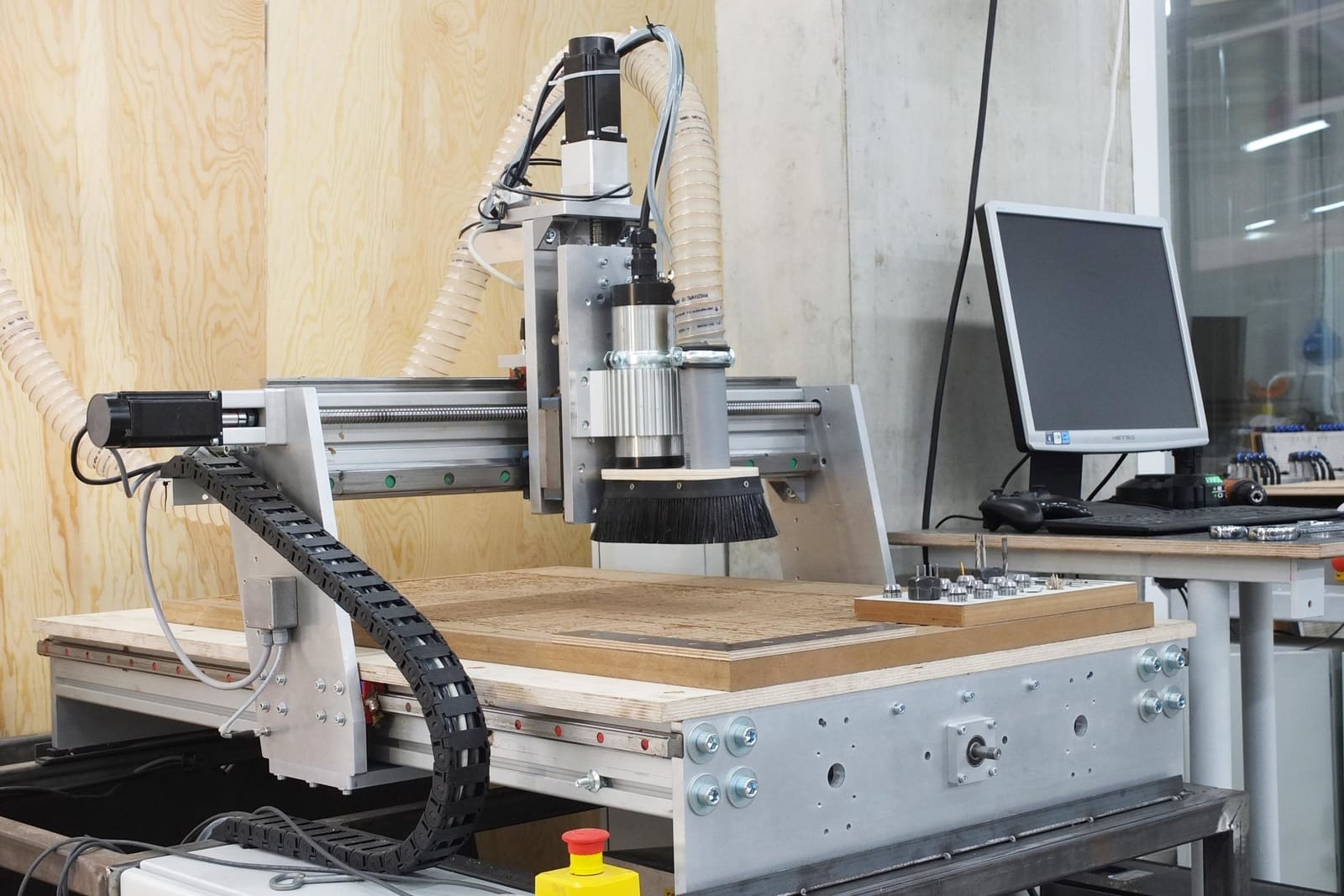 Holz CNC Portalfräse F 500 im Hafven Hannover