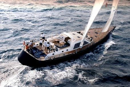 Swan 82