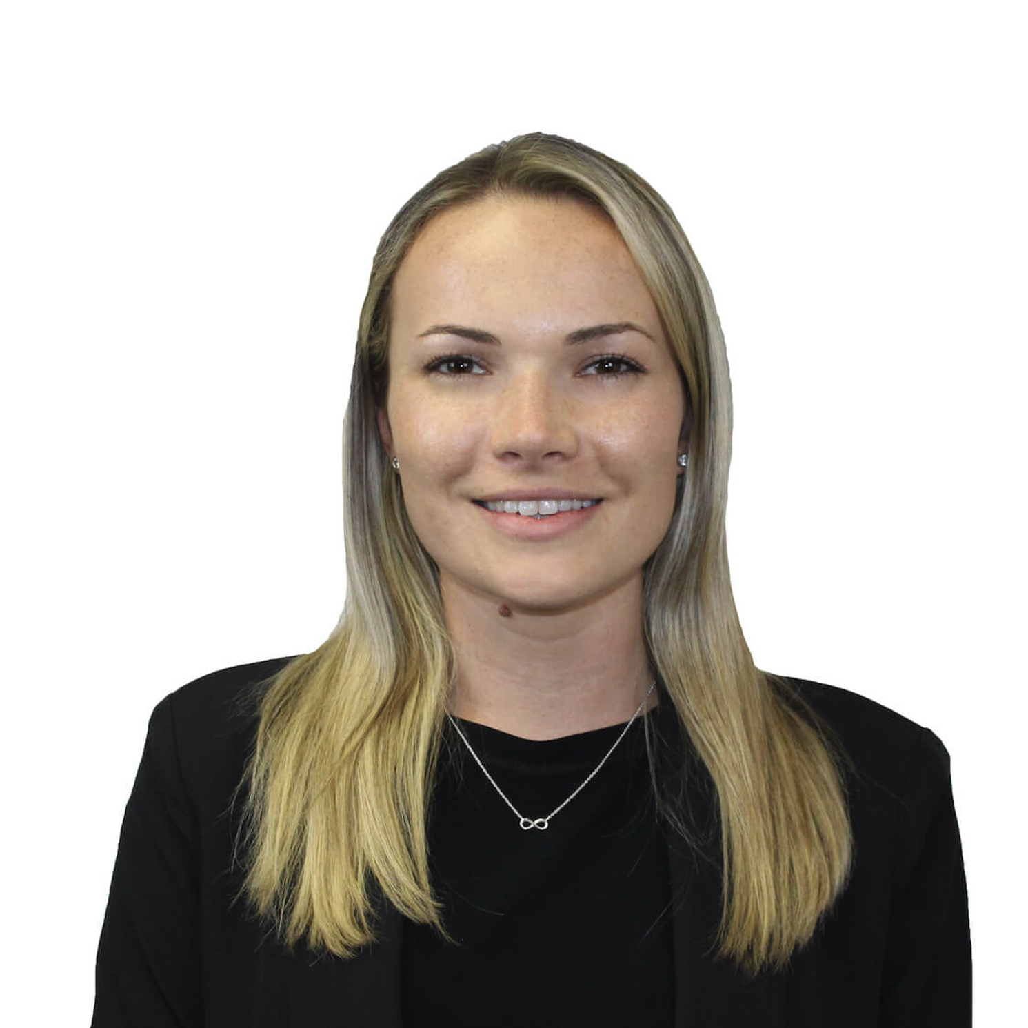 amanda albino camardella headshot