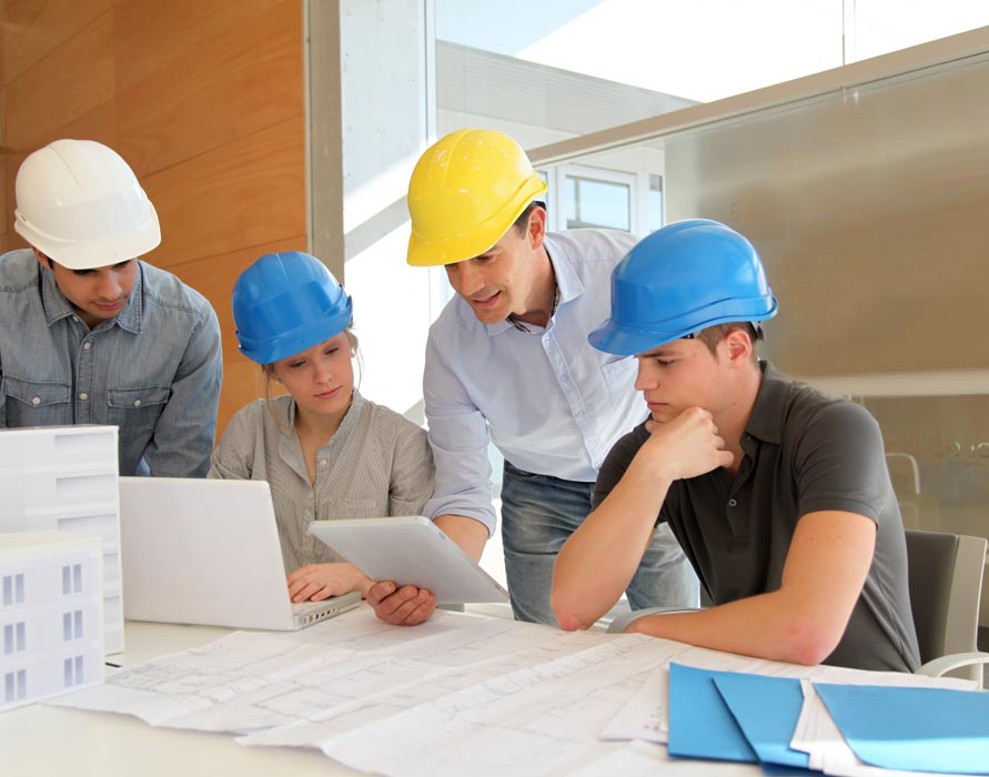 team troubleshooting construction project