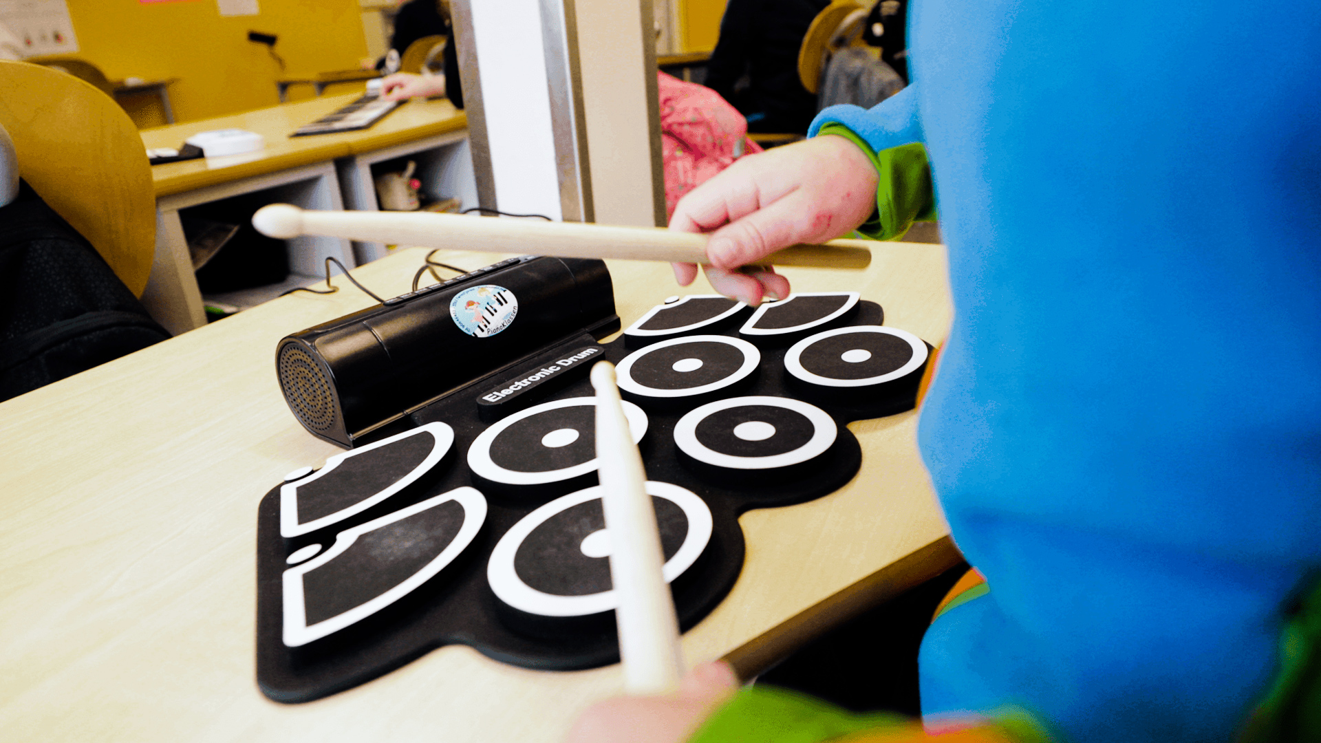 Elektronisk trommesett på pianoklassen.no