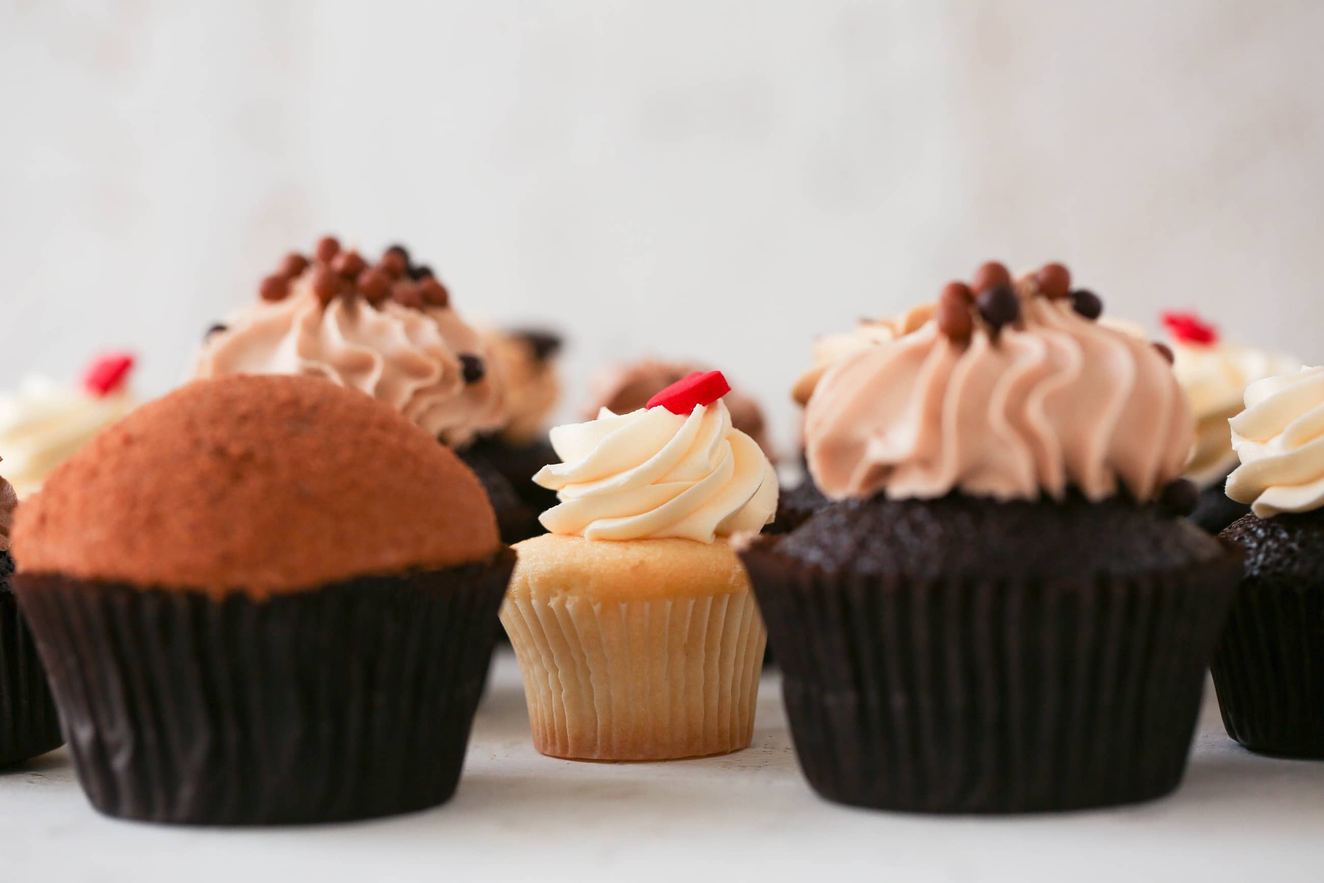 Delicious Cupcake & Cake Delivery Corporate Catering Delicious Cupcake & Cake Delivery Corporate Catering