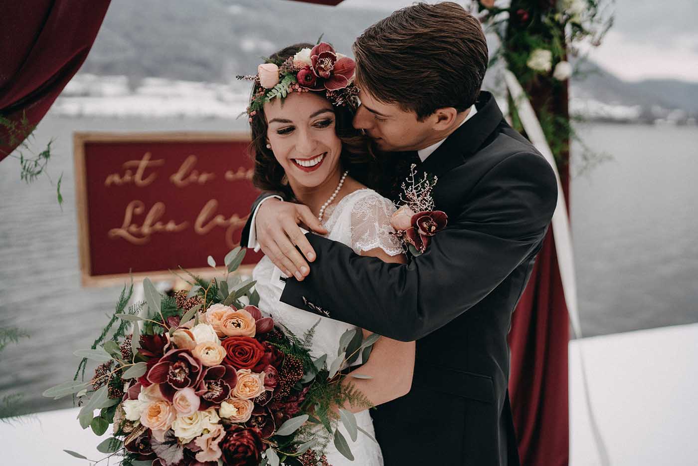 "Partyverleih Schwarz" – Möbel & Partyzelte für eure Hochzeit