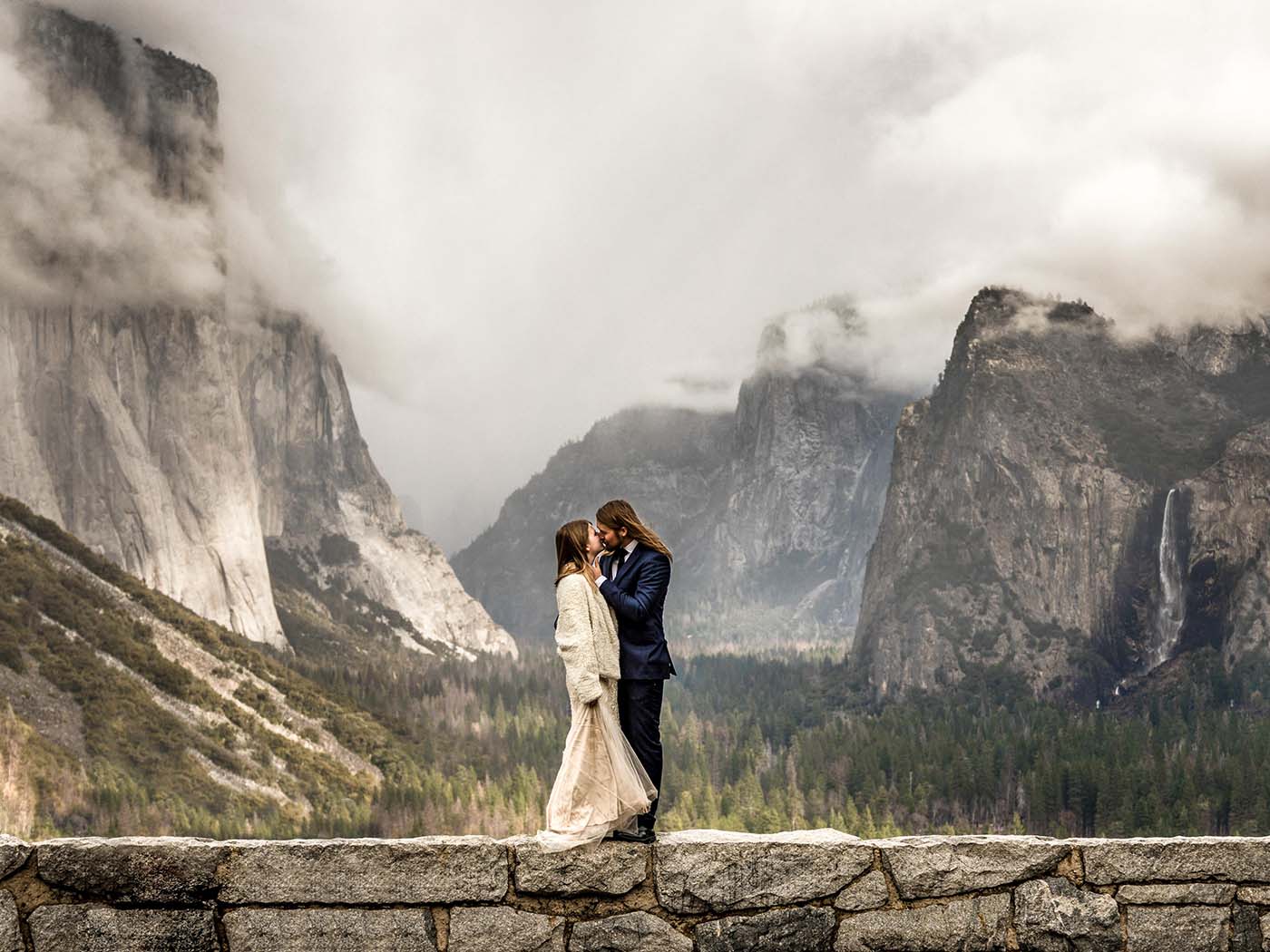 Wild Embrace | Hochzeitsfotografie