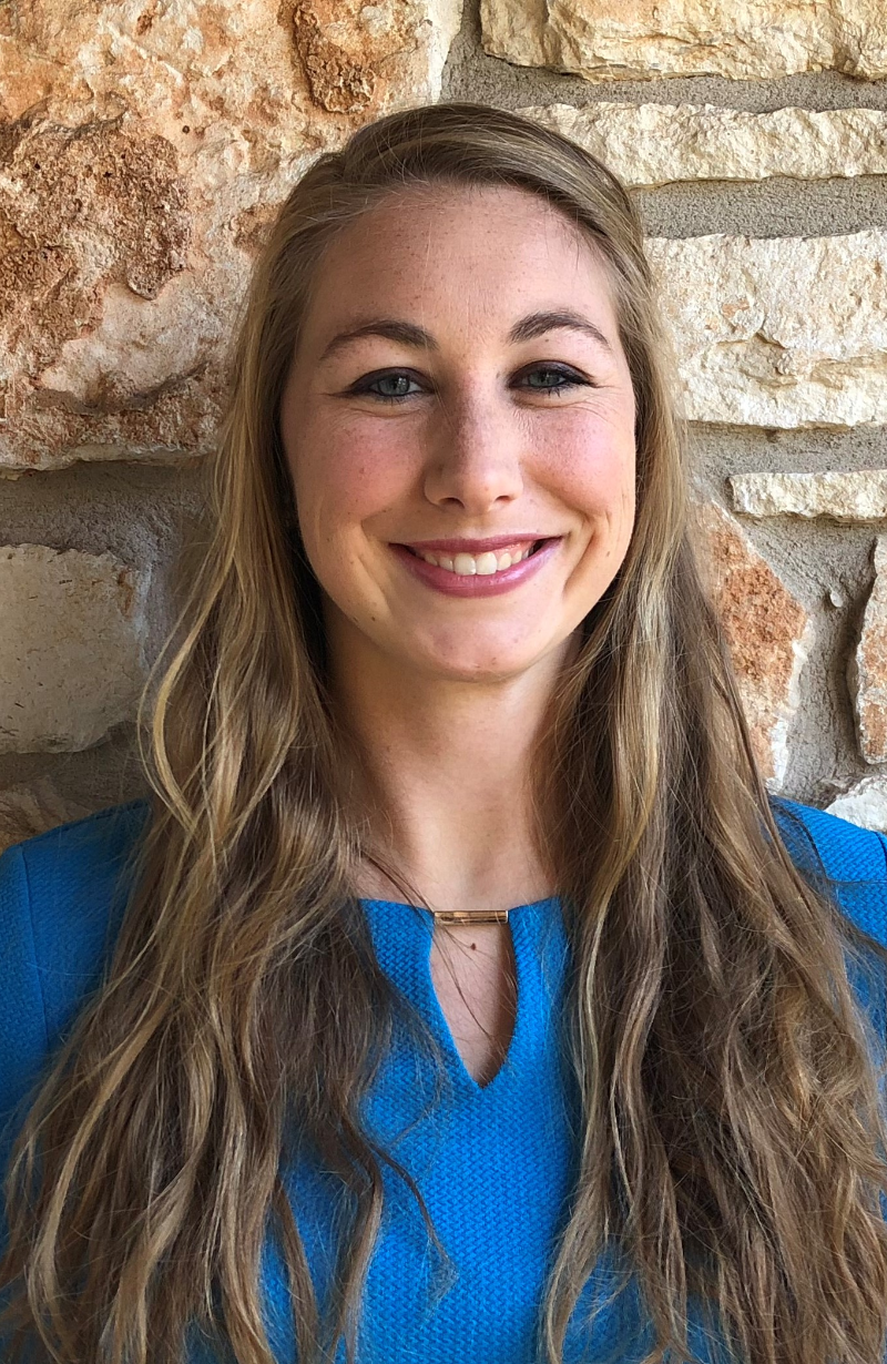 Lauren Steele Headshot