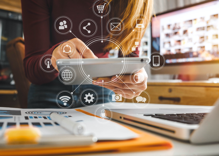 5 Things You Must Know Before Hiring A Custom Mobile App