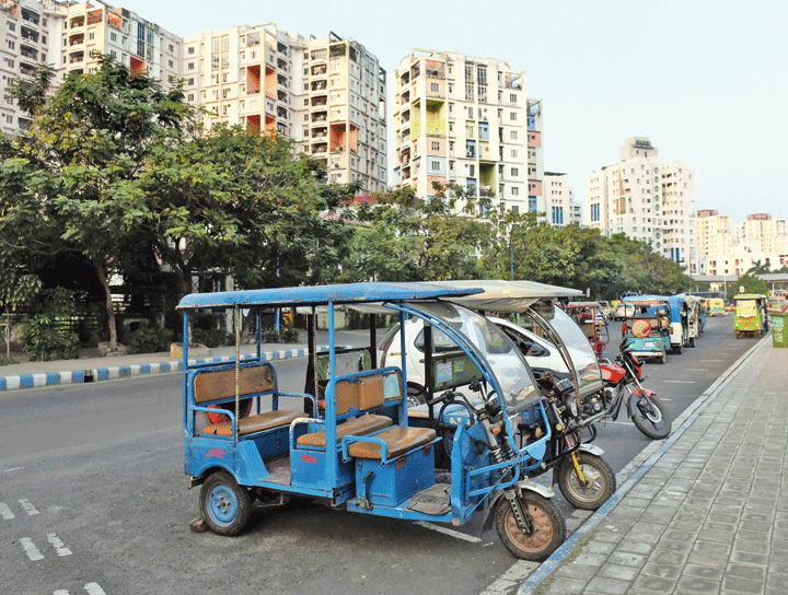 E-rickshaws. Source: The Telegraph, India