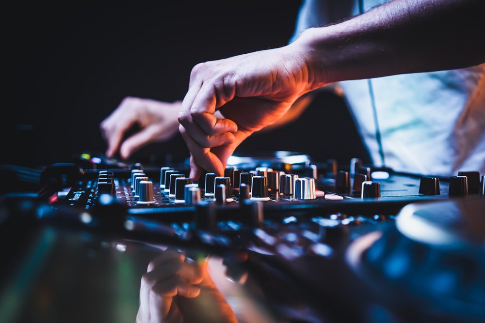 Top 20 Restaurants Bars Offering The Best Live Music In Mumbai