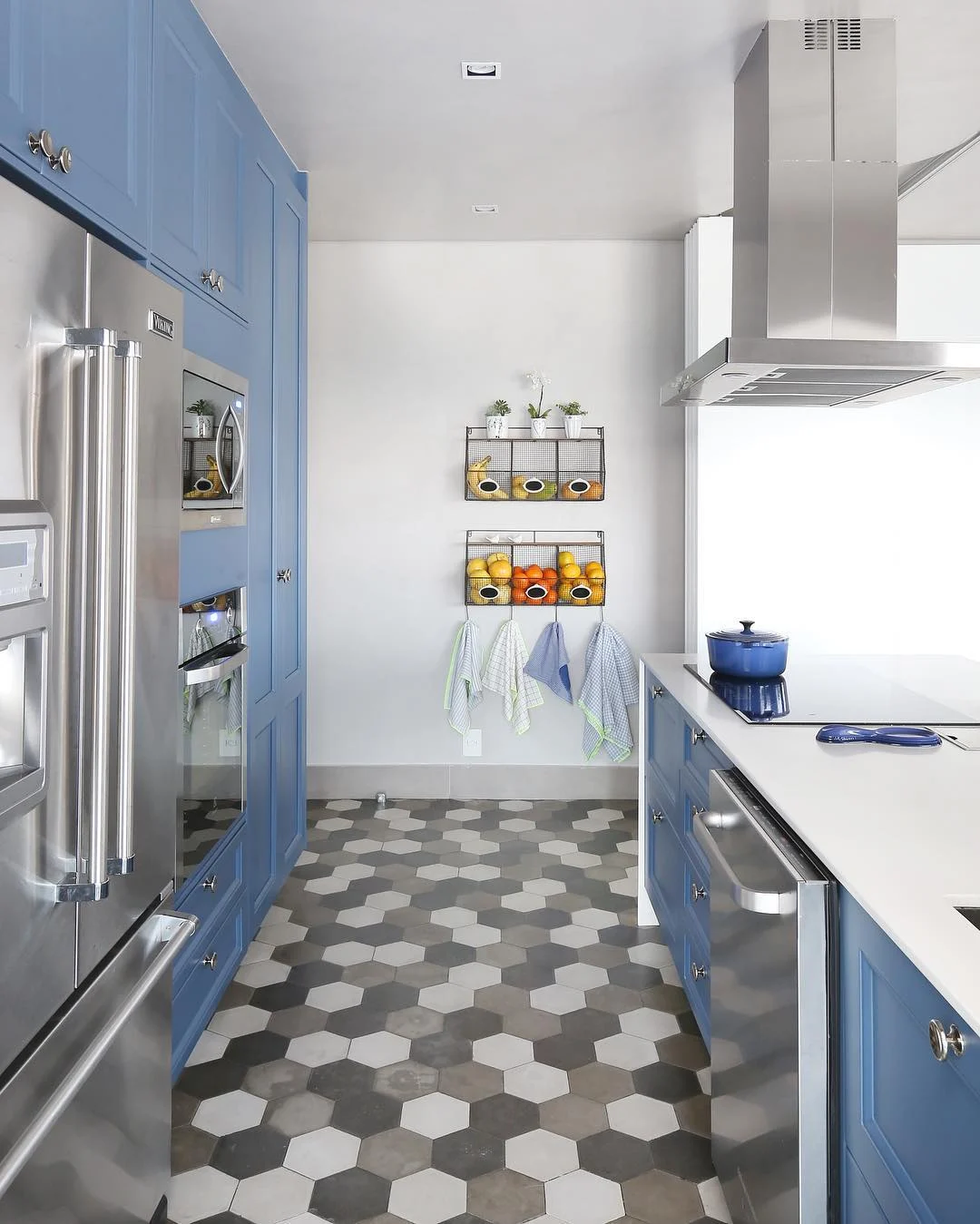 cozinha piso revestimento hexagonal degradê cinza