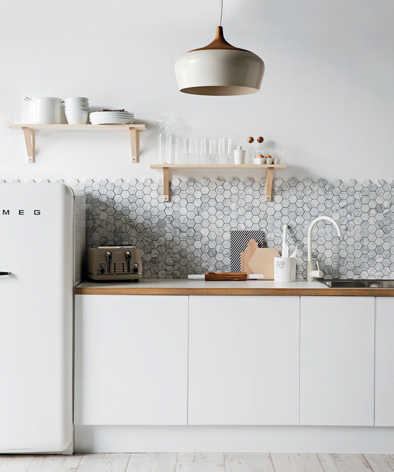 cozinha pastilha revestimento hexagonal cinza